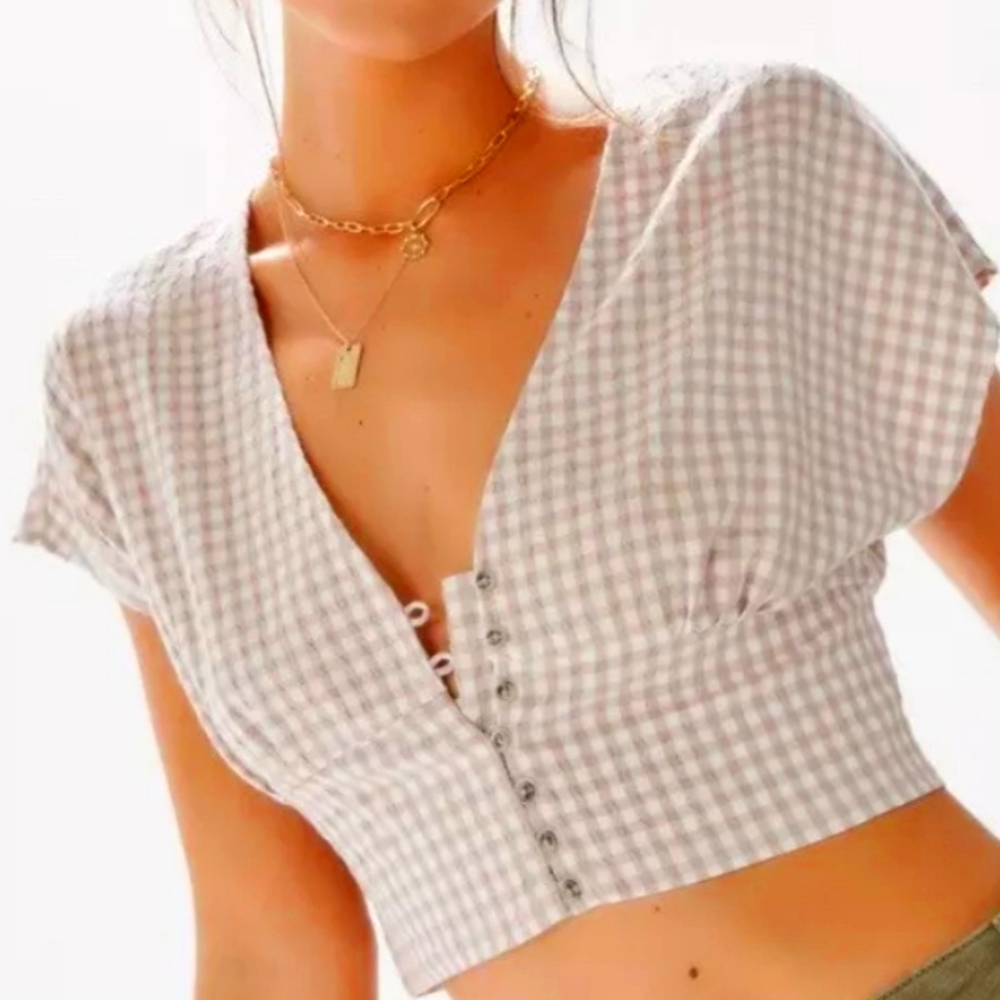 Urban Outfitters Gray and White Fitted Cap Sleeve Crop Blouse - Picture 1 of 8